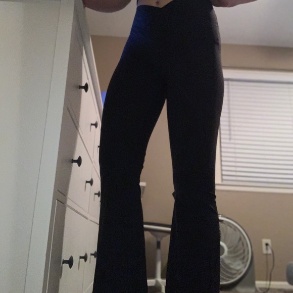 aerie Pants - Aerie Crossover Flare Leggings in great condition, worn once!